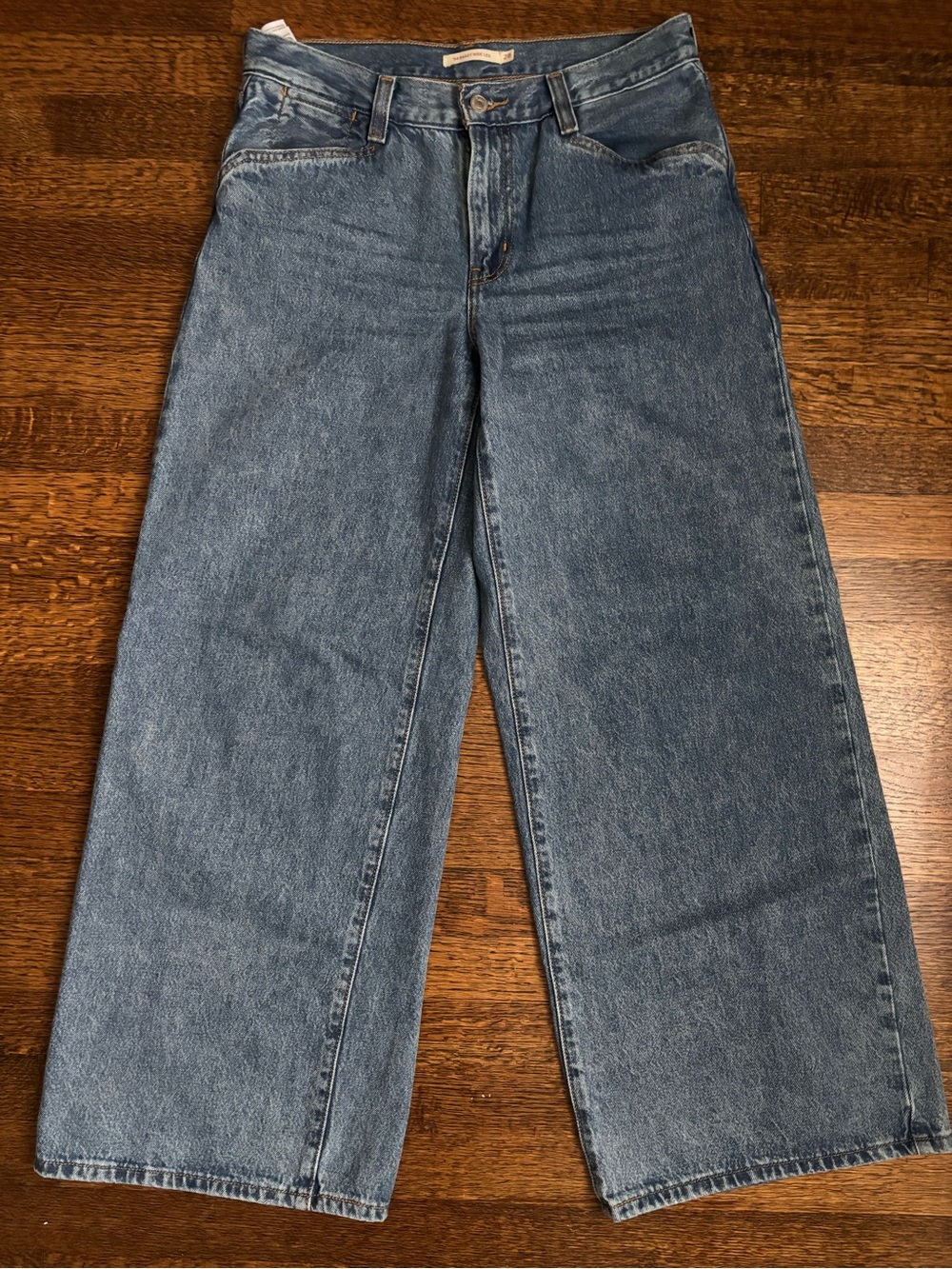 Levi's mid rise 94' baggy wide leg Jeans in Medium Blue Denim